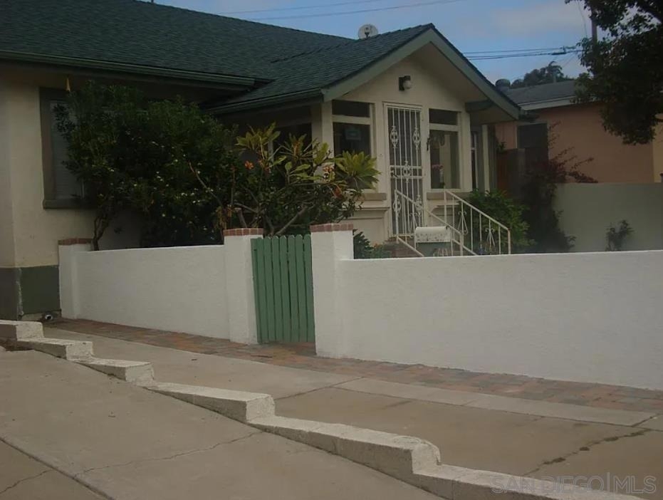 2220 Rosecrans - Photo 0