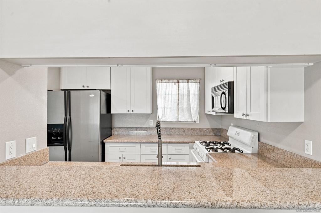 5704 Camino Del Cielo - Photo 4