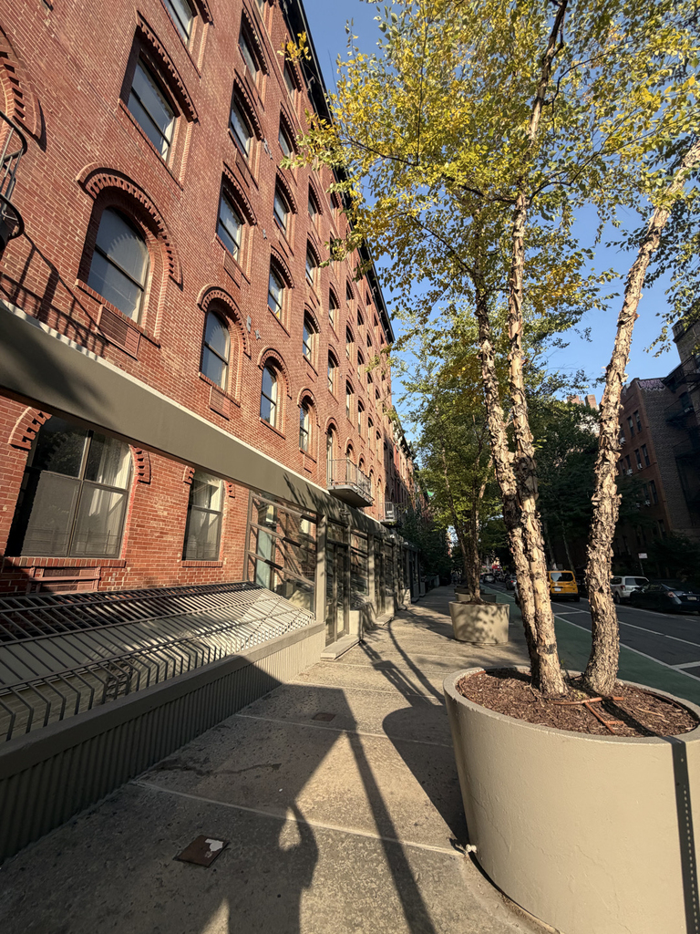 East 12th Street - Photo 7