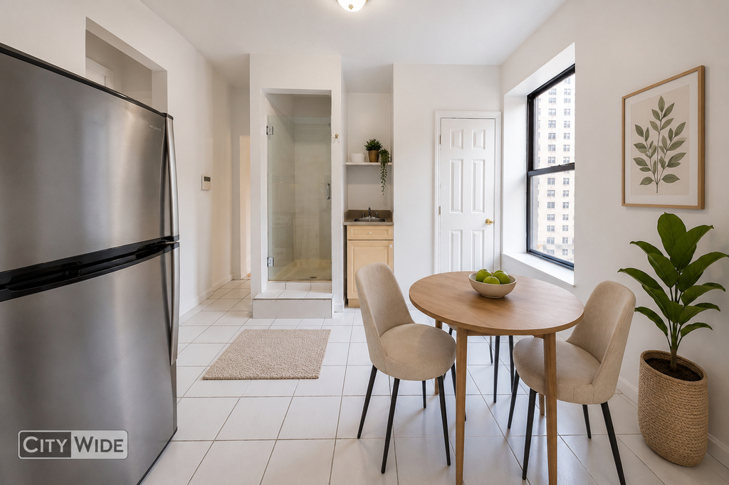 1427 York Ave #4B - Photo 1