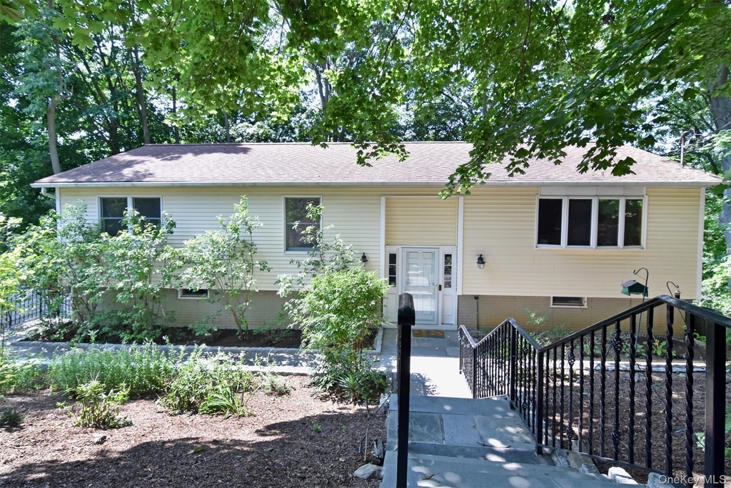 32 Springwood Avenue - Photo 0