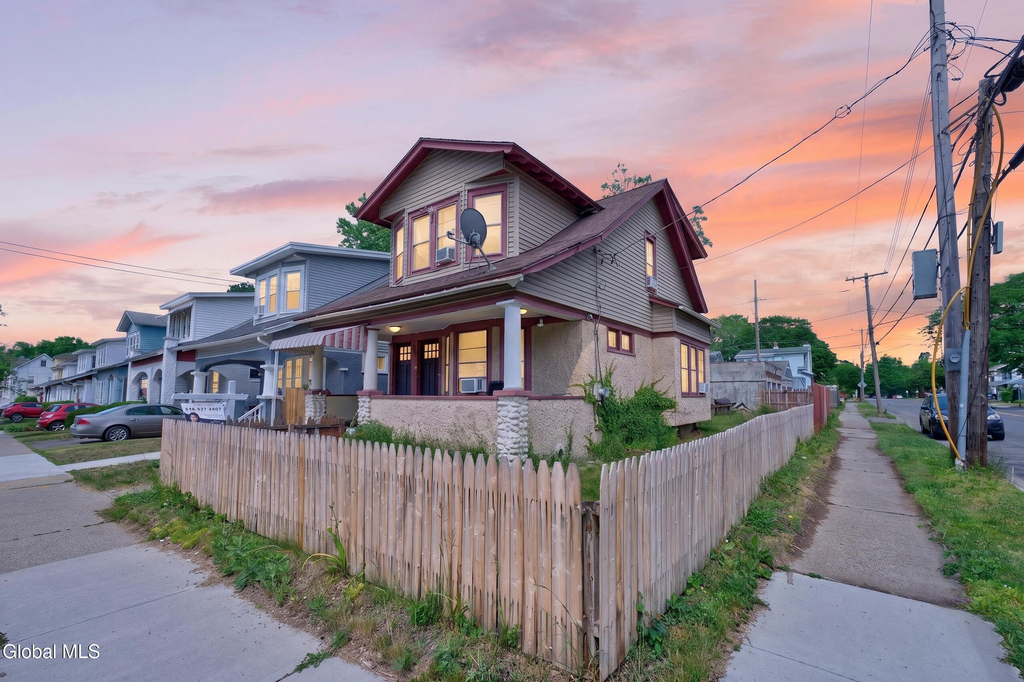 27 Mckinley Street - Photo 1