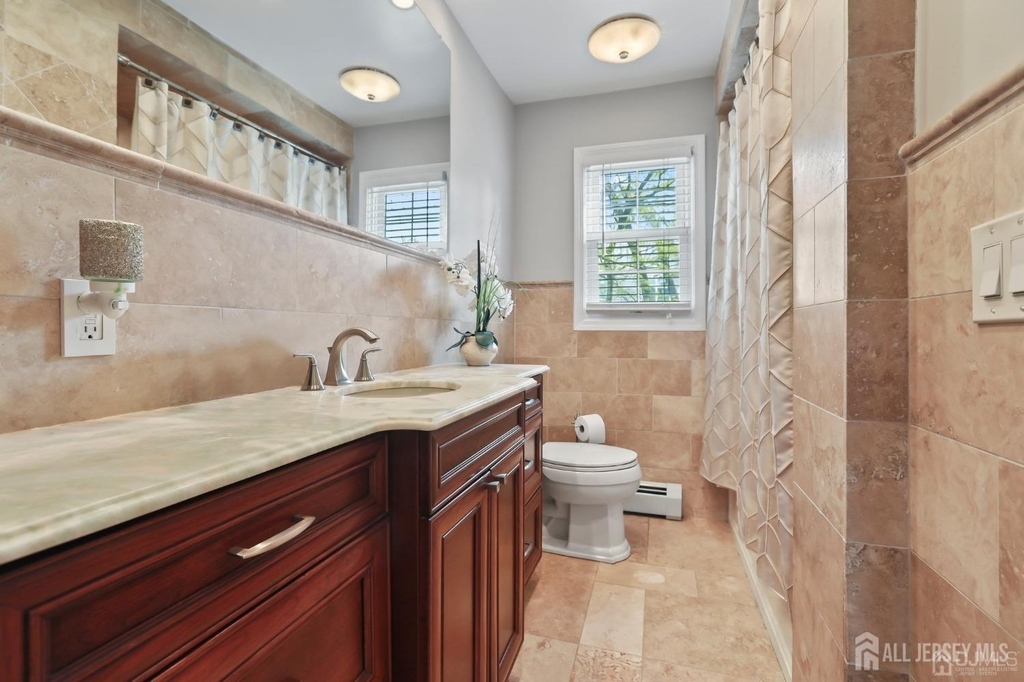 262 Wall Street - Photo 9