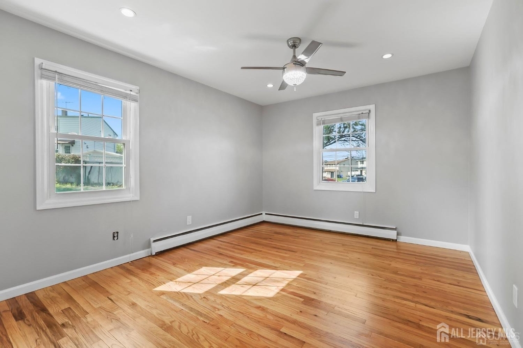262 Wall Street - Photo 6