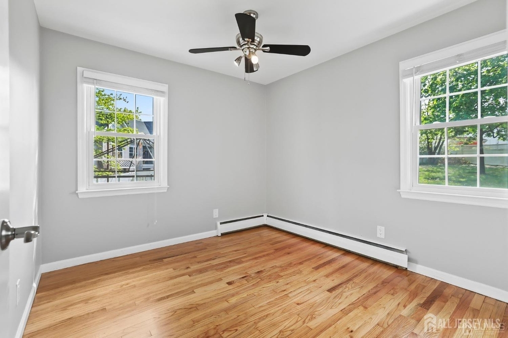 262 Wall Street - Photo 11