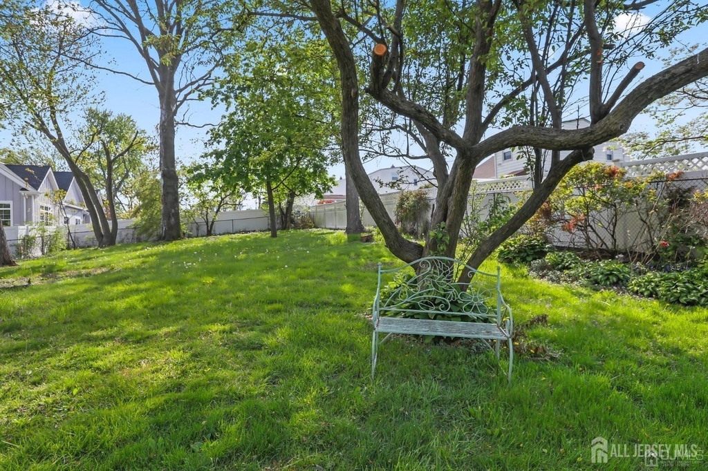 262 Wall Street - Photo 13