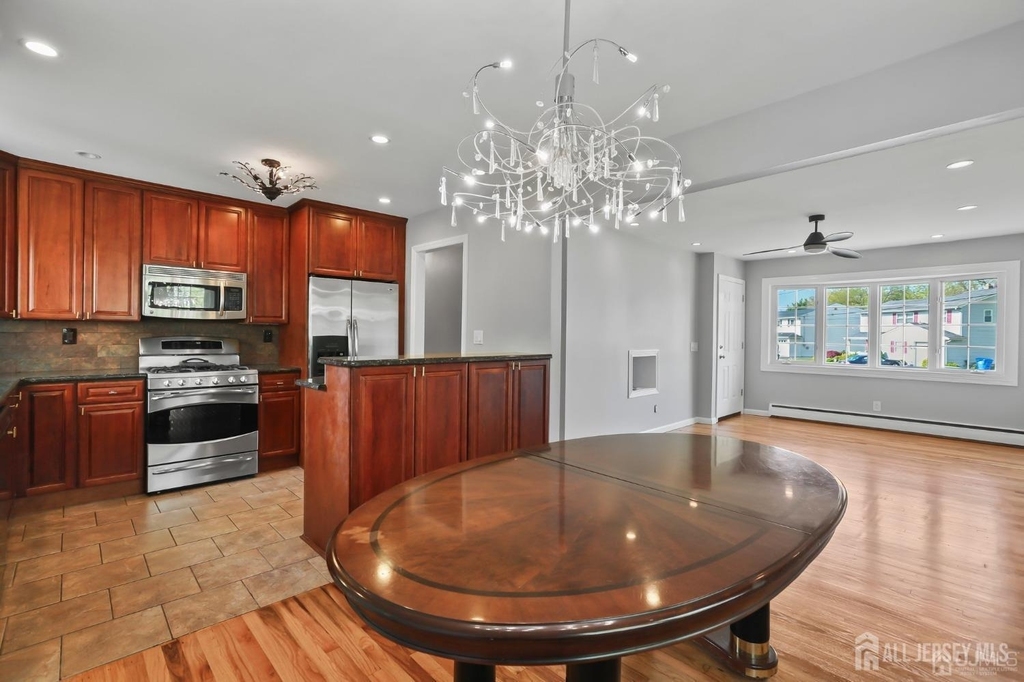 262 Wall Street - Photo 2