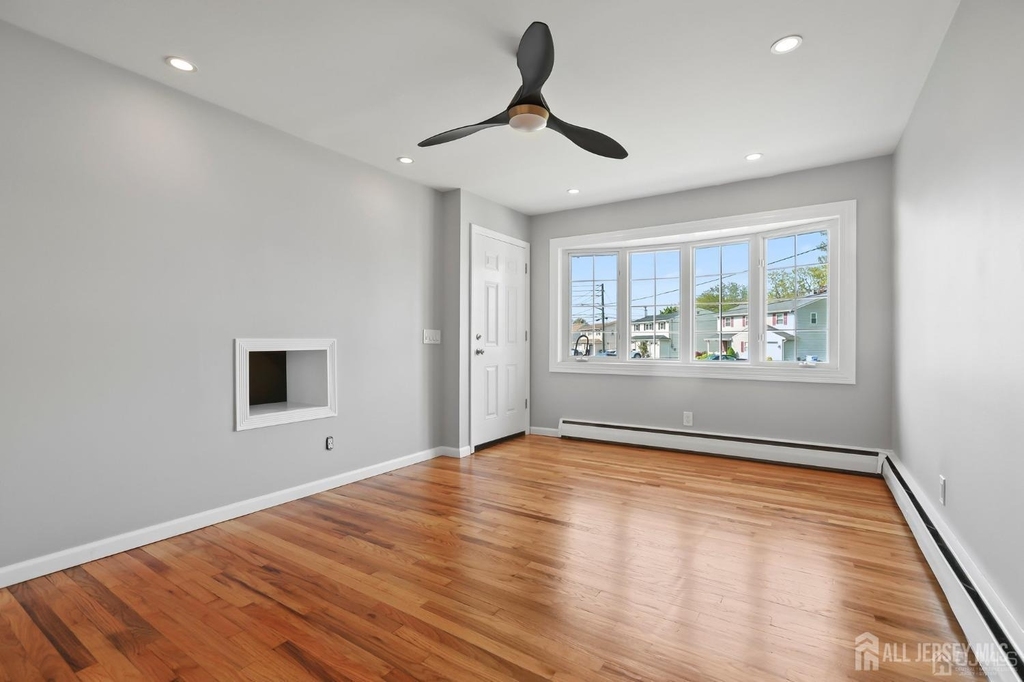 262 Wall Street - Photo 5