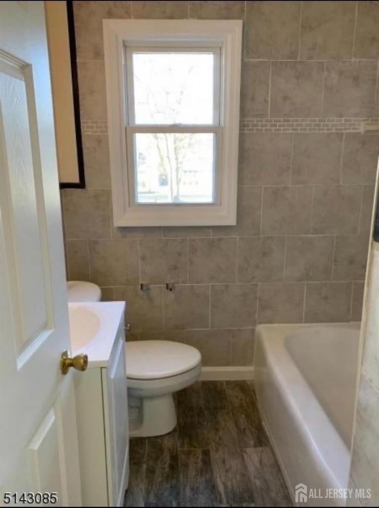 813 Lincoln Avenue - Photo 3