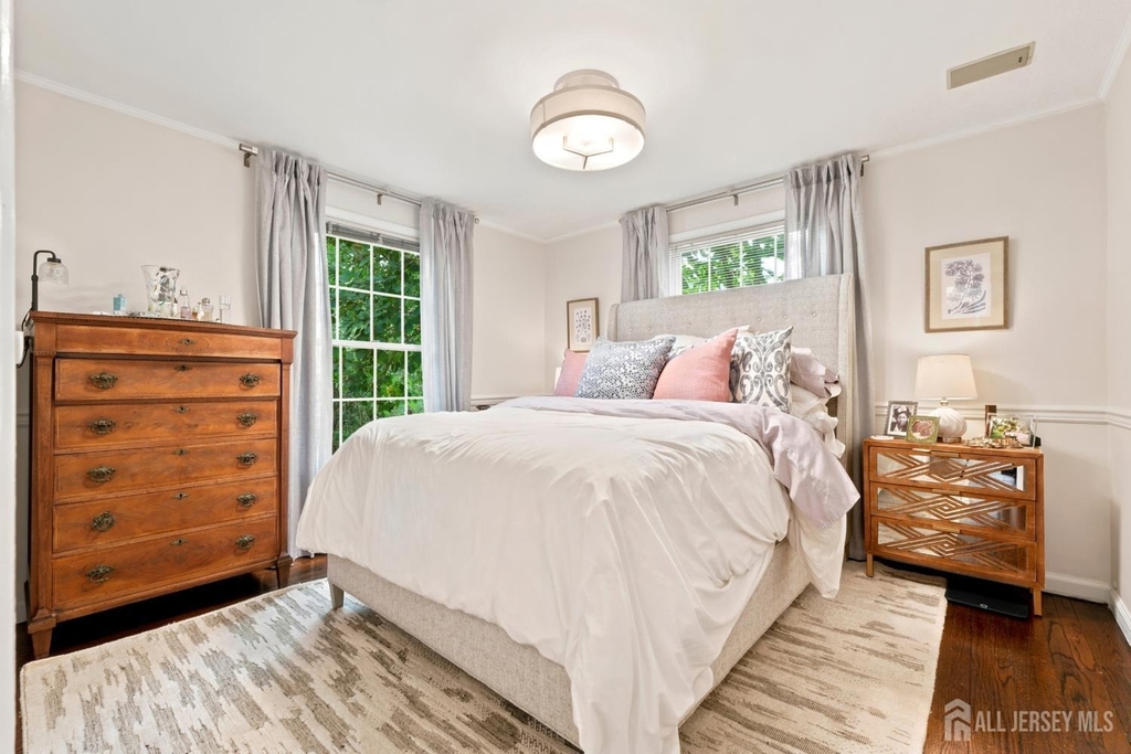 1434 Maplewood Terrace - Photo 7