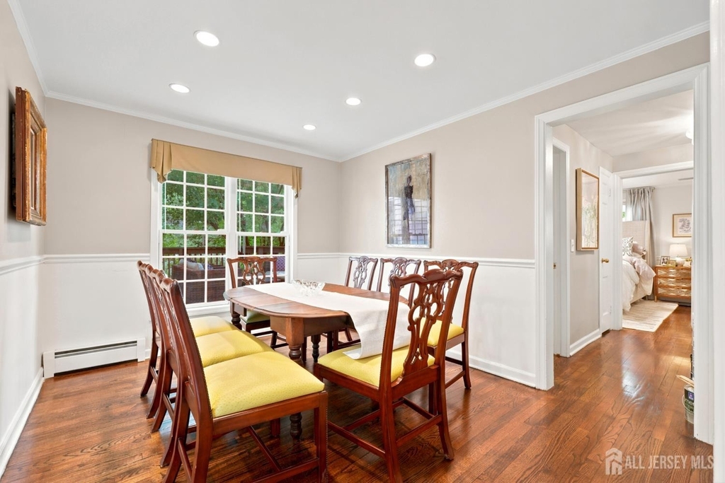 1434 Maplewood Terrace - Photo 9