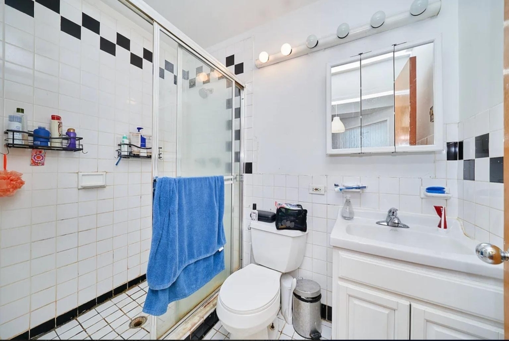 337 W 43rd Street - Photo 11