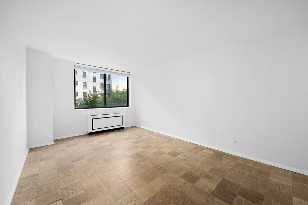 275 W 96th Street - Photo 7