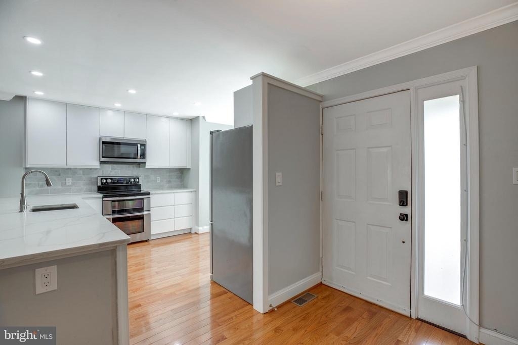 5610 Gosling Court - Photo 2