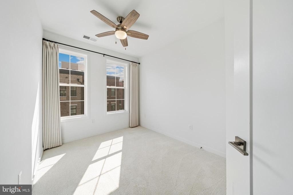 1773 Violet Ridge Place - Photo 32