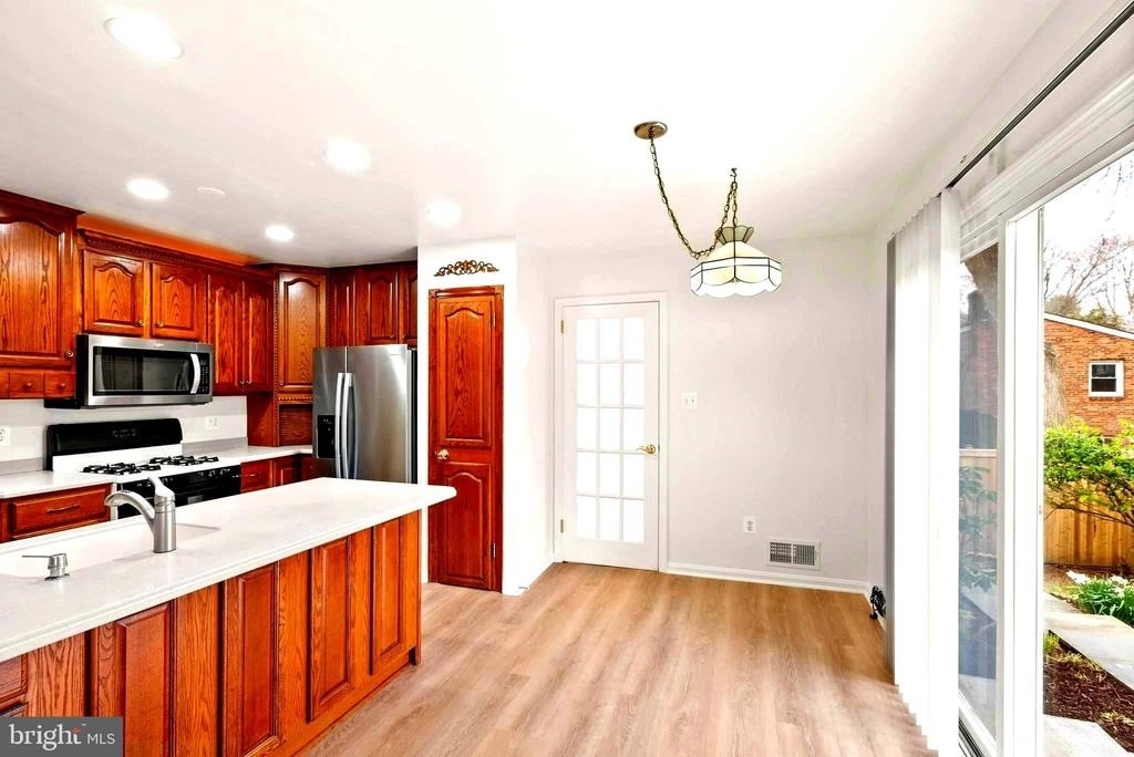 7109 Davis Court - Photo 15