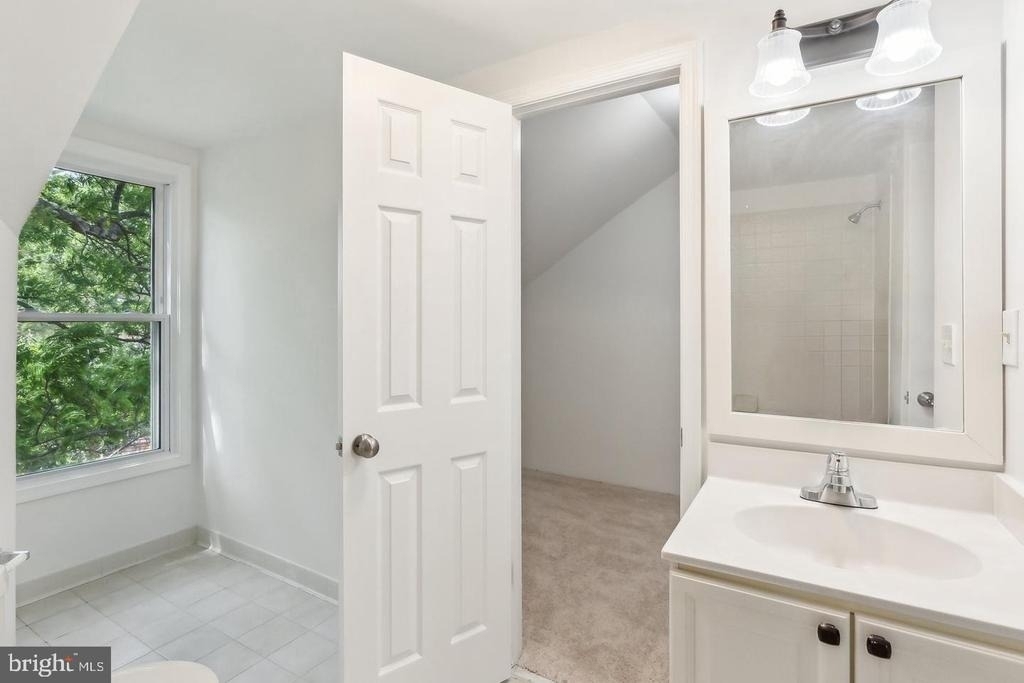 695 W Glebe Road - Photo 16