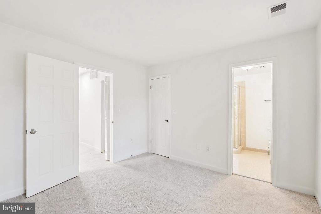 695 W Glebe Road - Photo 20