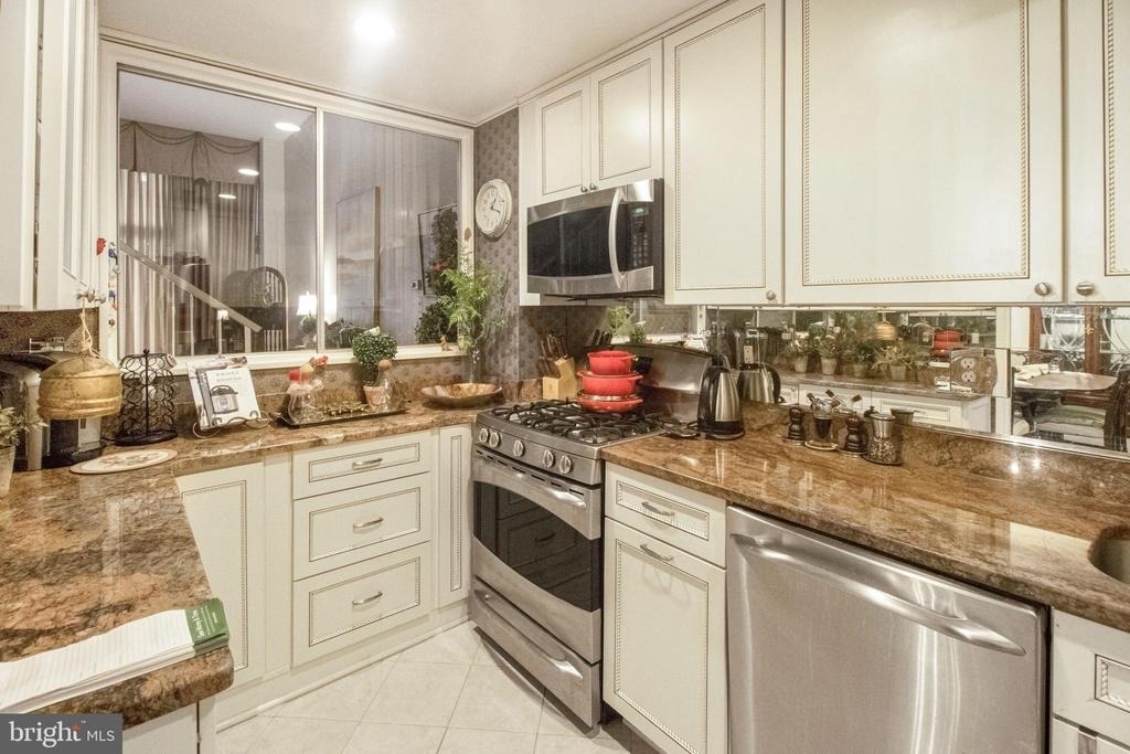 1200 N Nash Street - Photo 18