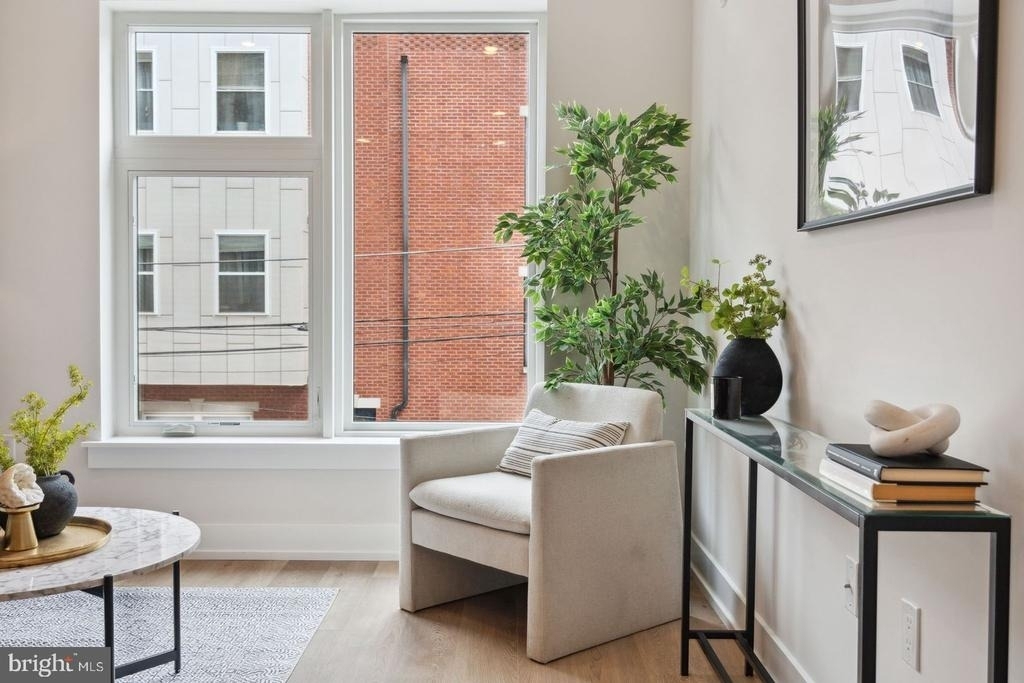 720 W Thompson Street - Photo 6