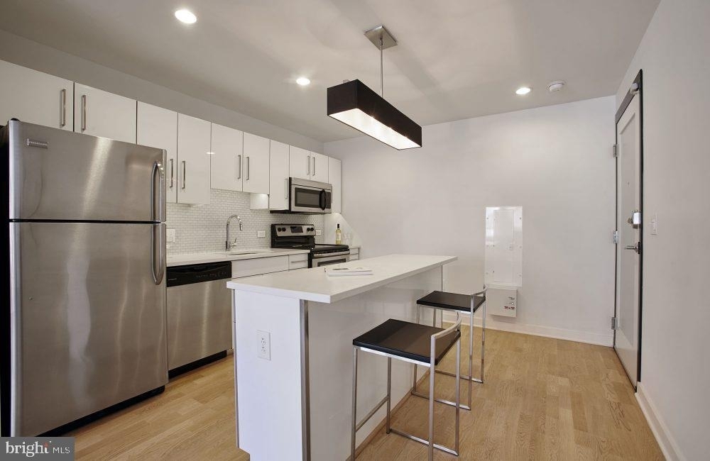 1616 Walnut Street - Photo 2