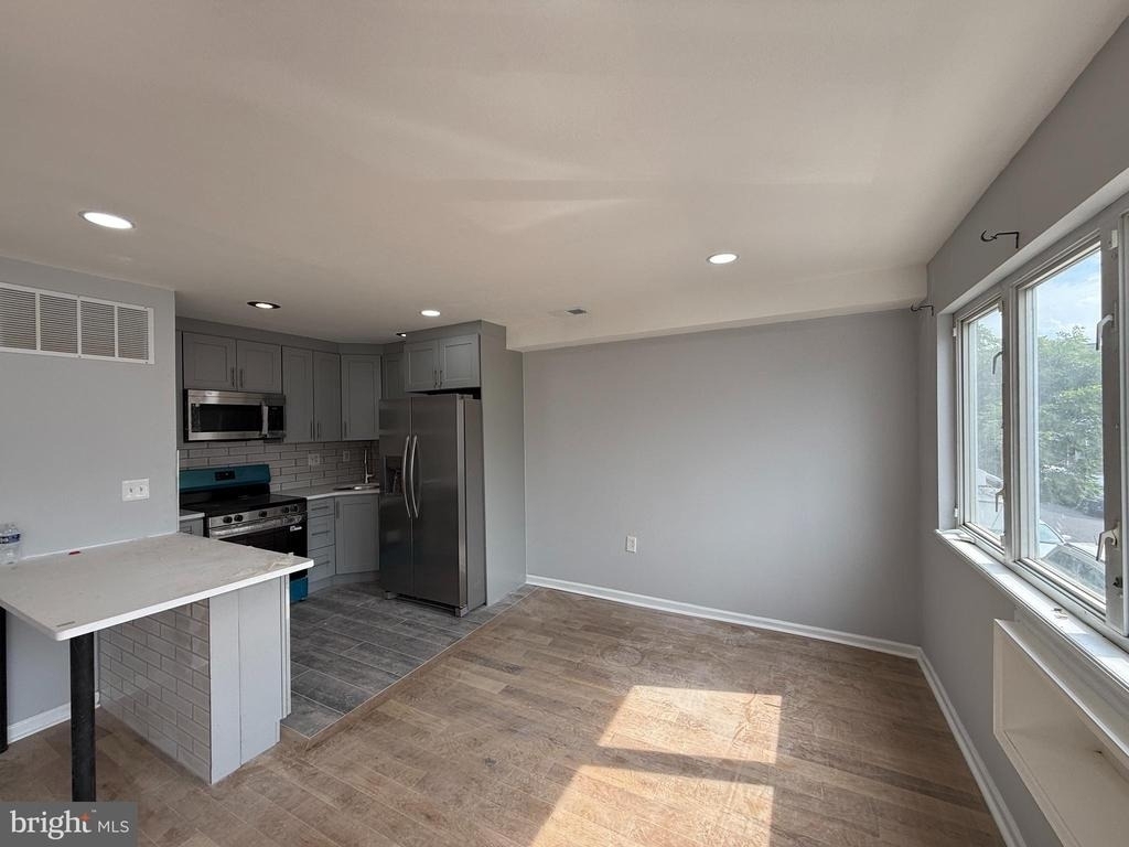2611 S 9th Street - Photo 2