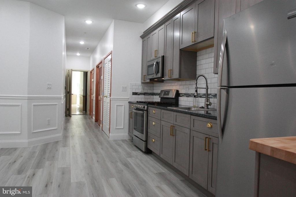 1233 S Broad Street - Photo 2