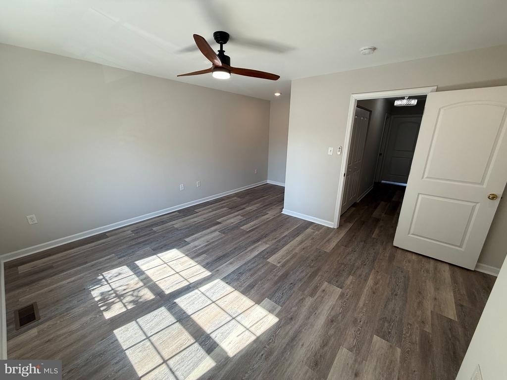135 S Charlotte Street - Photo 8