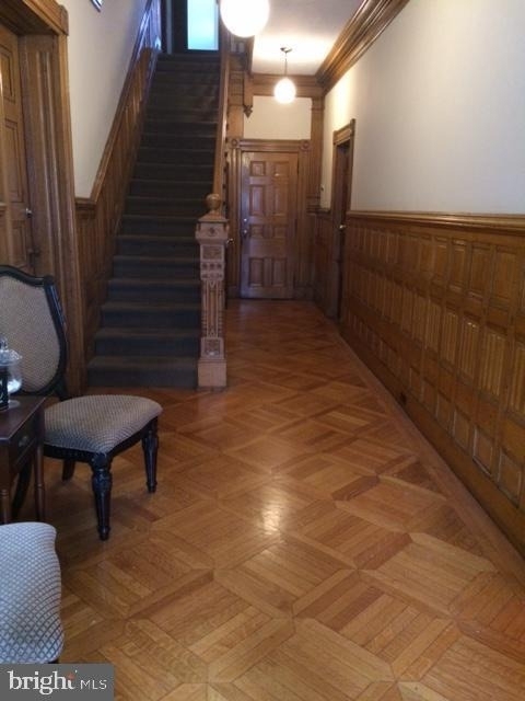 50 Court Street E - Photo 3