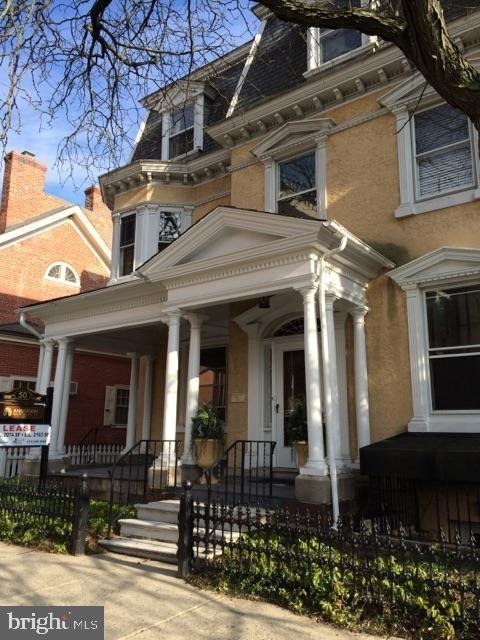 50 Court Street E - Photo 1