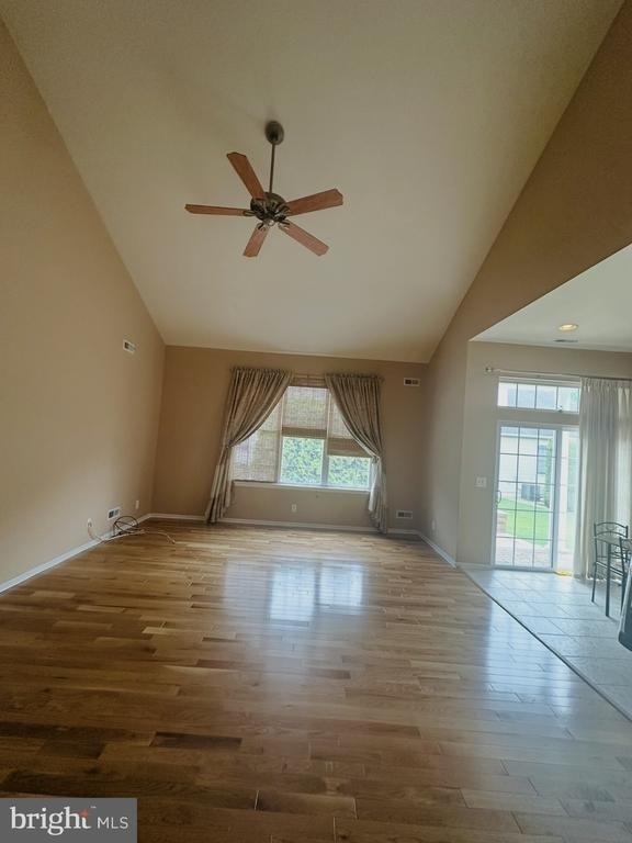 121 Einstein Way - Photo 7