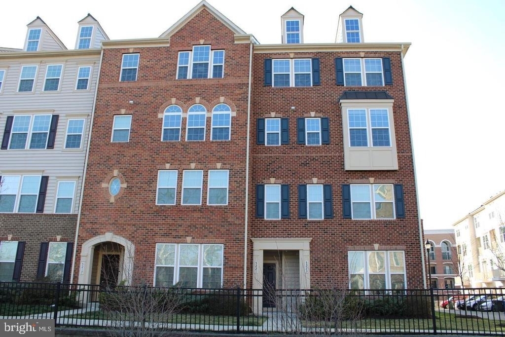 5221 Sable Court - Photo 0
