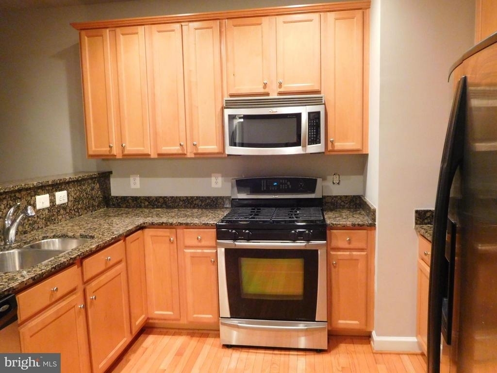 4302 Talmadge Circle - Photo 2