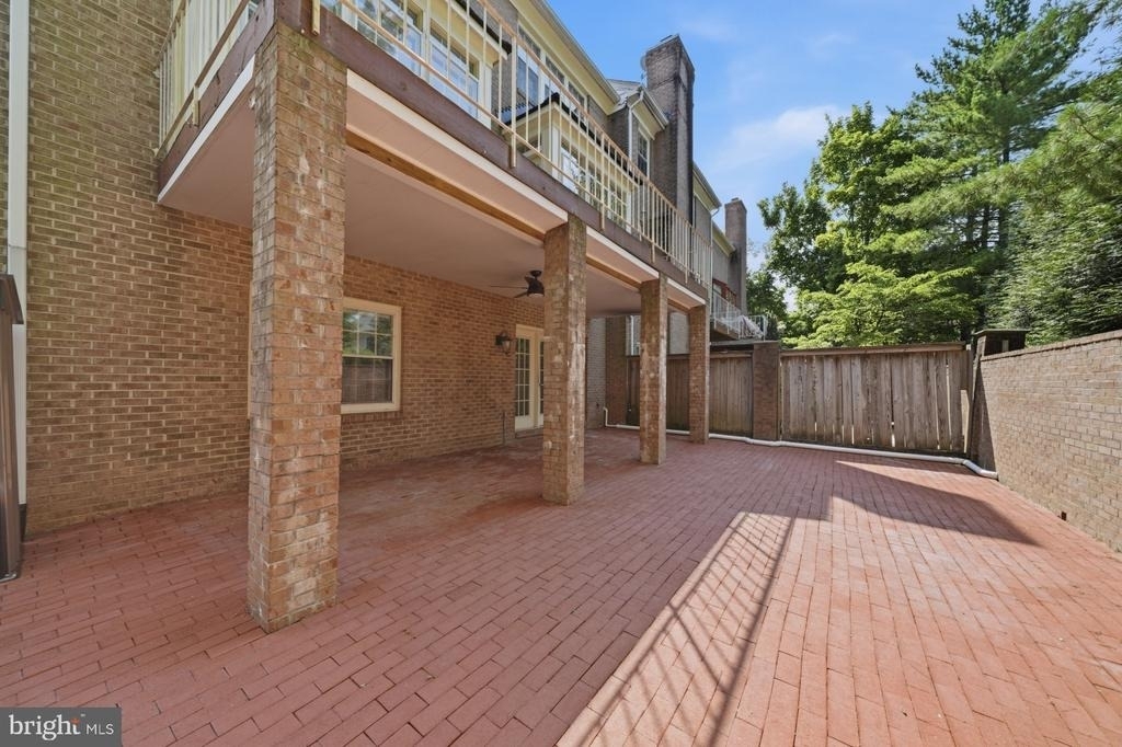 8904 Barrowgate Court - Photo 45