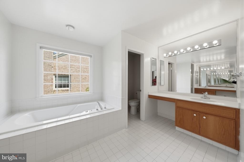 8904 Barrowgate Court - Photo 25