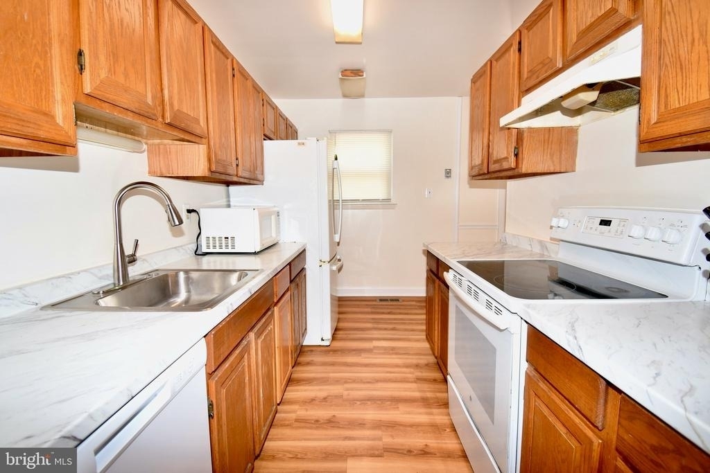 25253 Conrad Court - Photo 3