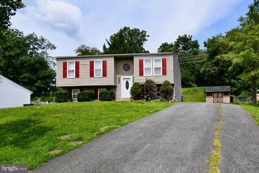 25253 Conrad Court - Photo 0