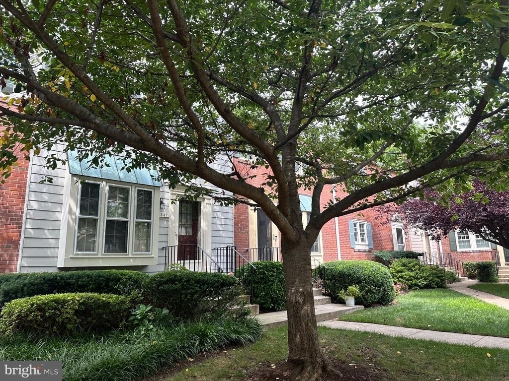 4847 Chevy Chase Drive - Photo 18