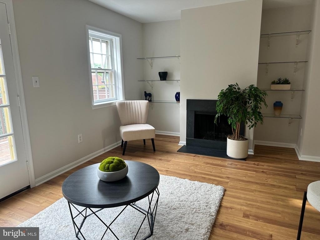 4847 Chevy Chase Drive - Photo 2