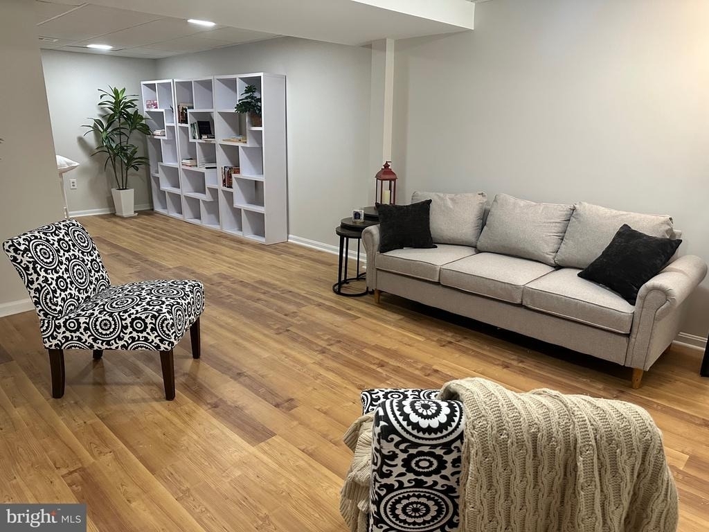 4847 Chevy Chase Drive - Photo 30