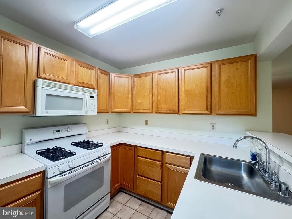 9151 Gracious End Court - Photo 7