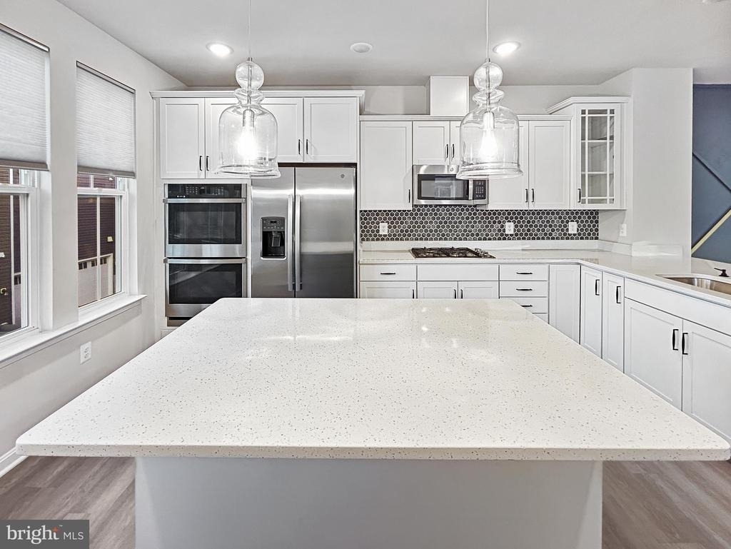 414 Matlock Ln - Photo 3