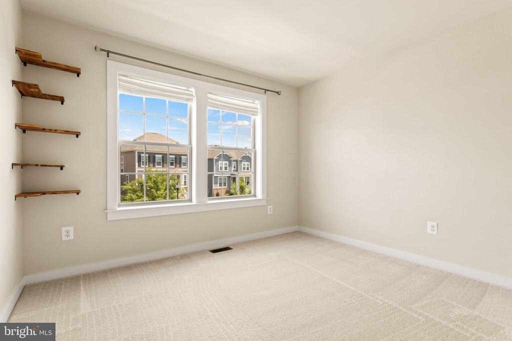 1112 Saxton Drive - Photo 41