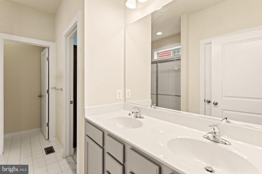 1112 Saxton Drive - Photo 26