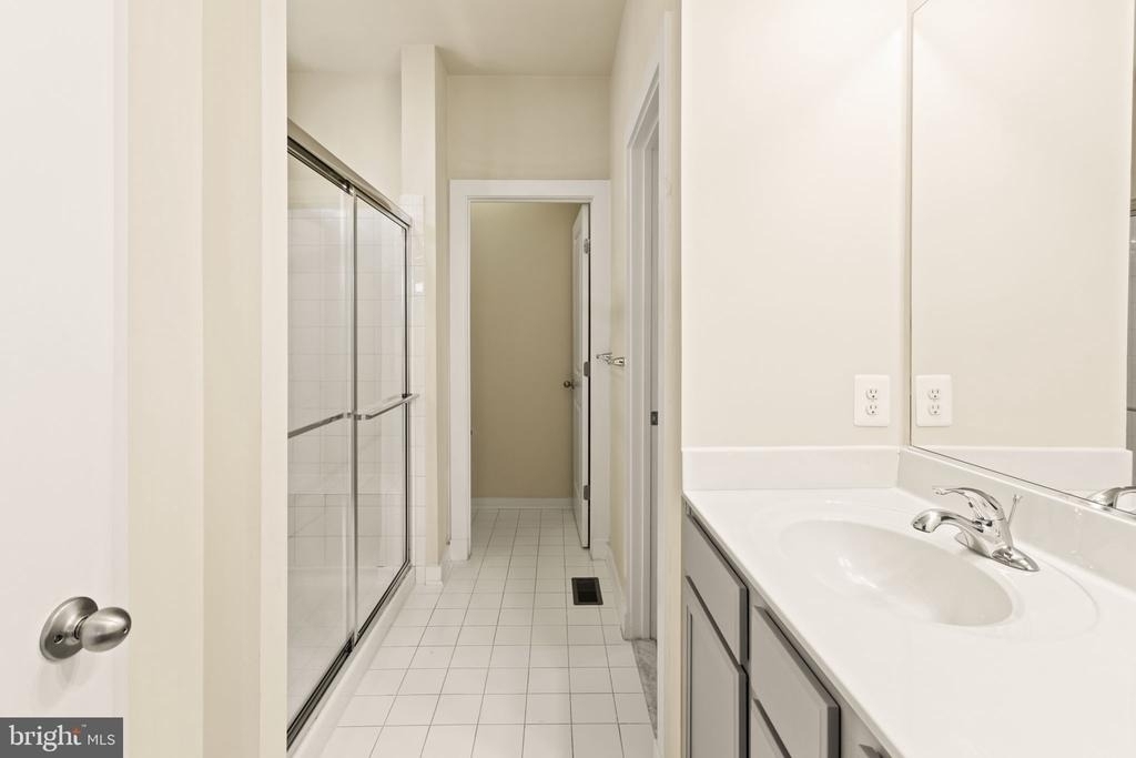 1112 Saxton Drive - Photo 25