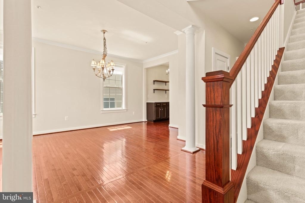 1112 Saxton Drive - Photo 5