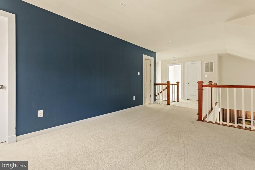1112 Saxton Drive - Photo 32