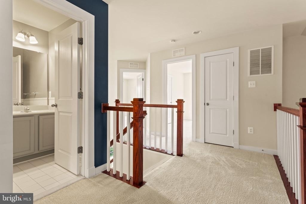 1112 Saxton Drive - Photo 31
