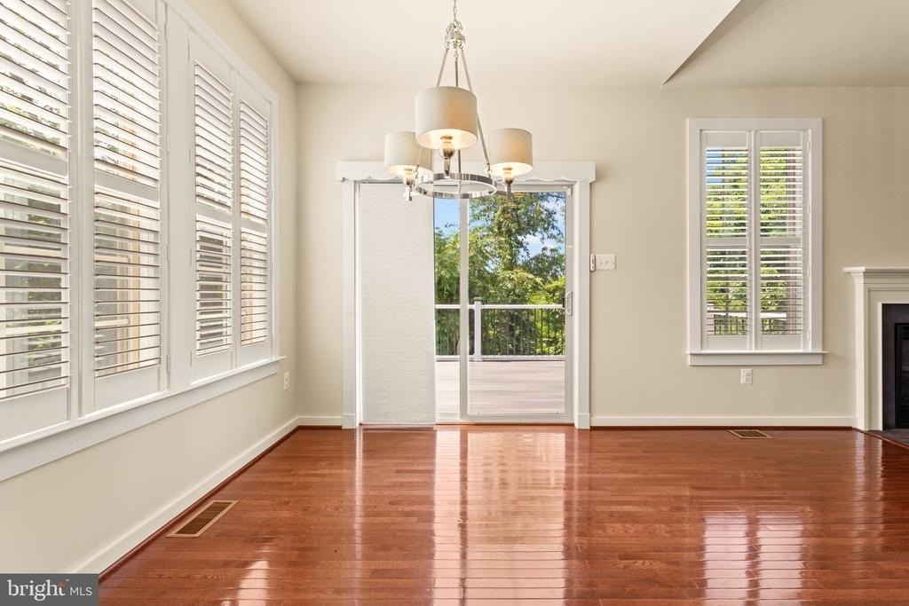1112 Saxton Drive - Photo 16