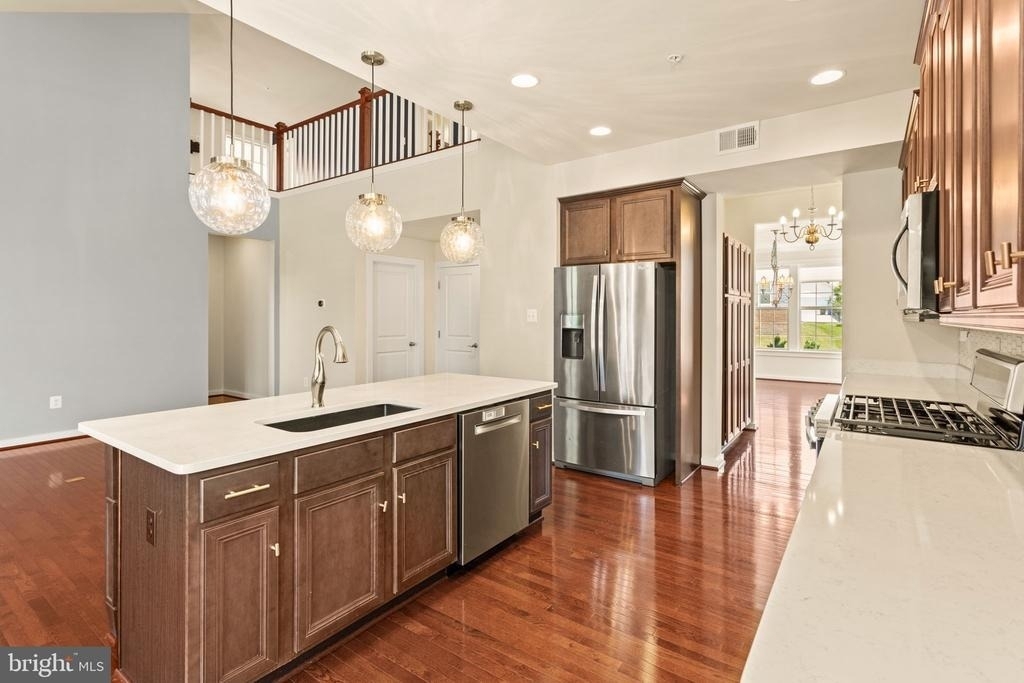 1112 Saxton Drive - Photo 11